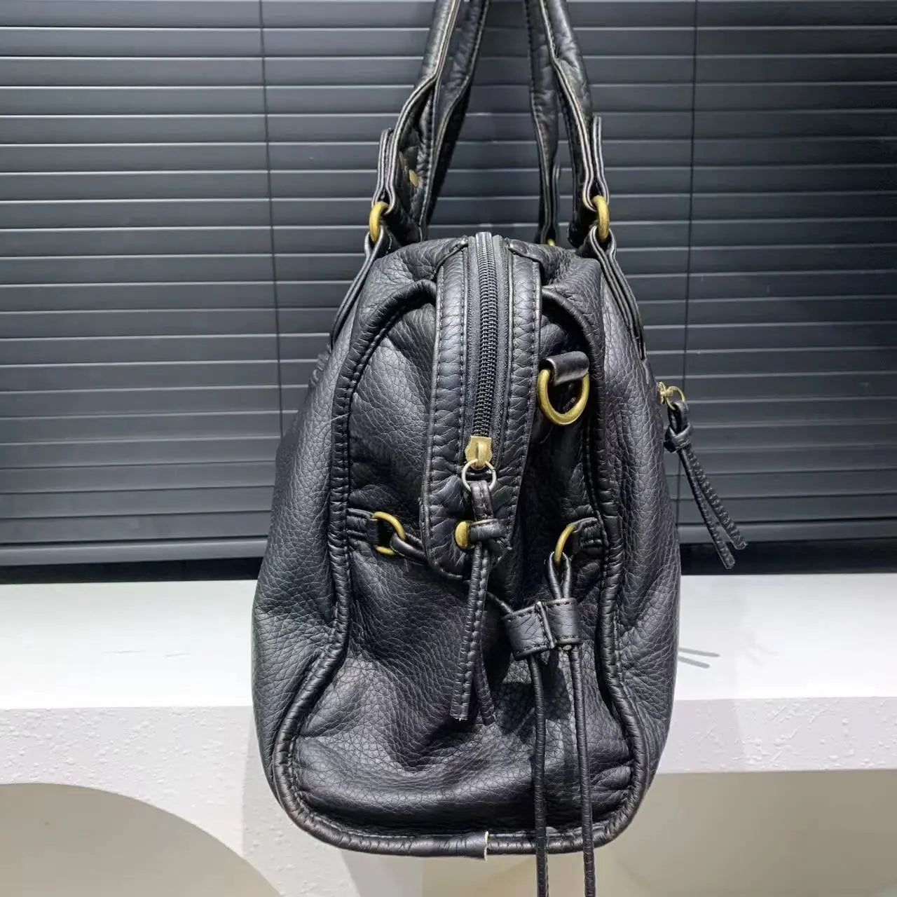 Y2K Spicy Girl One Shoulder Crossbody Bag Vintage Washed Leather Soft Leather Motorcycle Bag Large Capacity Bag